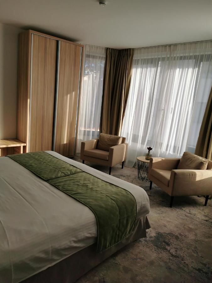 Ymy Boutique 4*